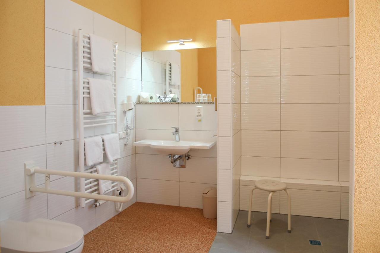 Hotel Zur Kulturweberei Finsterwalde Buitenkant foto
